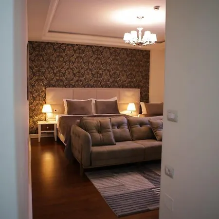 Vila Adel 4* كورتشي
