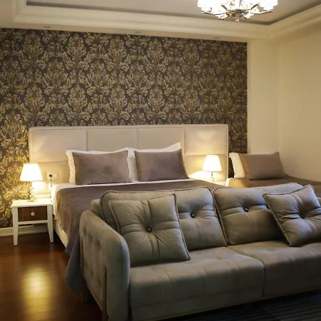 Vila Adel فندق 4*