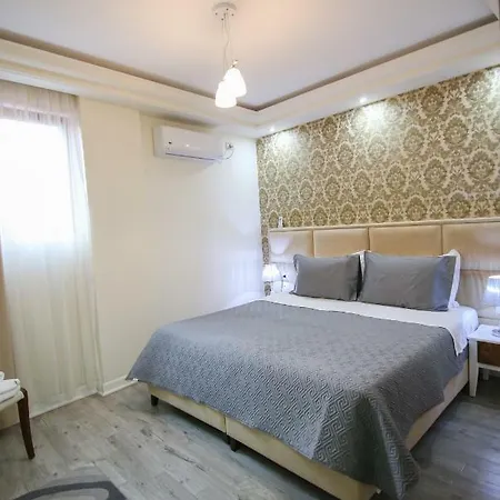 Vila Adel فندق 4*