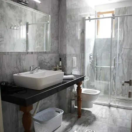 Hotel Vila Adel 4*
