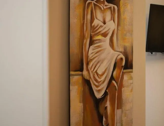 Vila Adel 酒店 科尔察